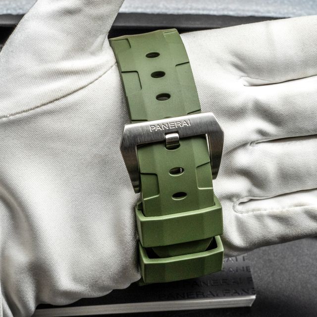 Panerai Luminor Marina PAM00422 Image 3